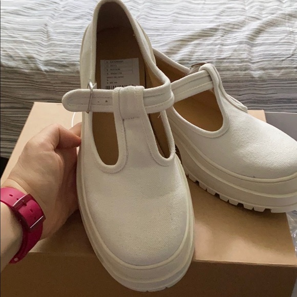 Urban Outfitters Shoes - Picture 3 of 4